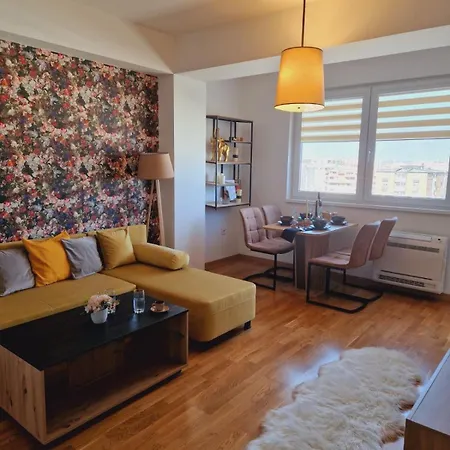 Urban Garden Apartment